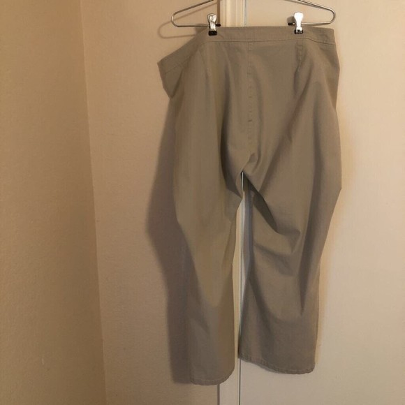 Maine New England Womens Cropped Pants Beige Stretch Pockets Button 20R - Picture 3 of 7